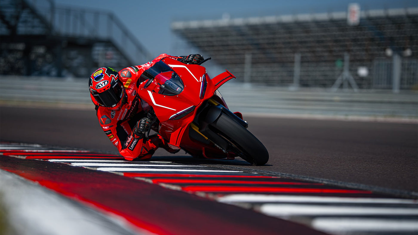 2026 Ducati Panigale V4 R İncelemesi: MotoGP Teknolojisinin Yollara Yansıyan En Saf Hali